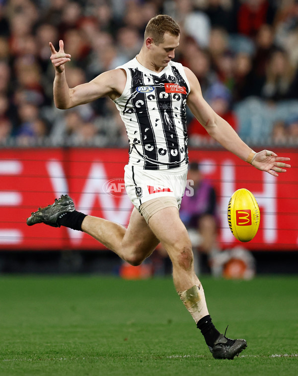 AFL 2024 Round 17 - Collingwood v Essendon - A-51618522