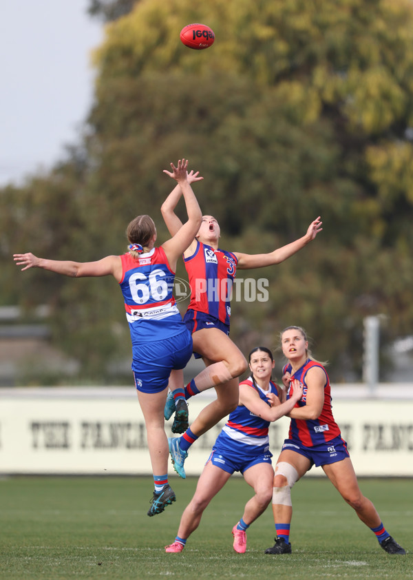 VFLW 2024 First Semi Final - Western Bulldogs v Port Melbourne - A-51633410