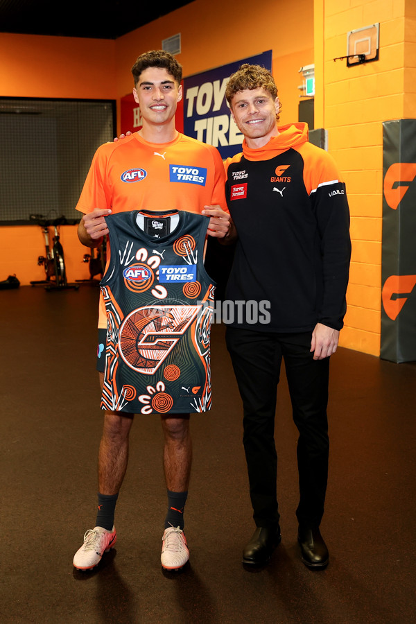 AFL 2024 Round 17 - GWS v Carlton - A-51644267