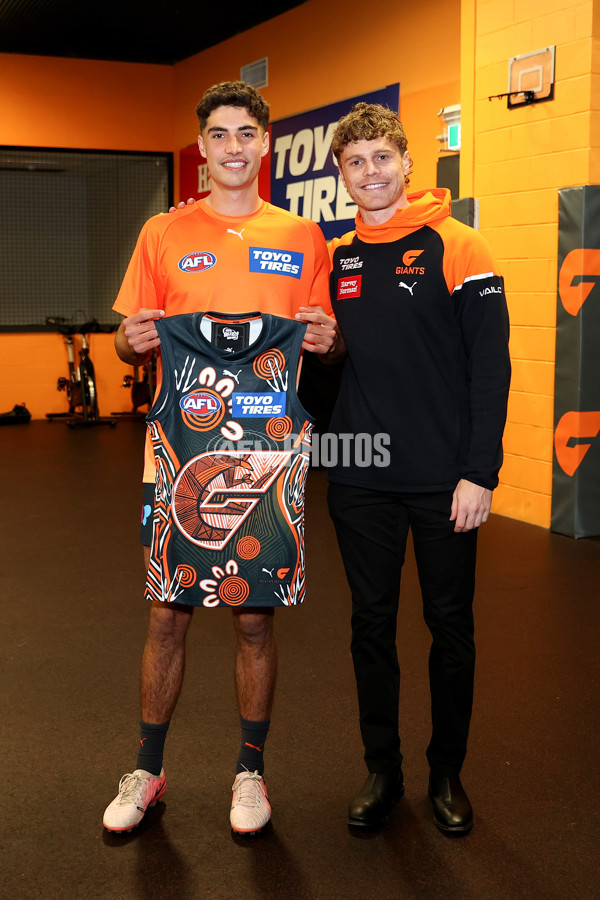 AFL 2024 Round 17 - GWS v Carlton - A-51644268