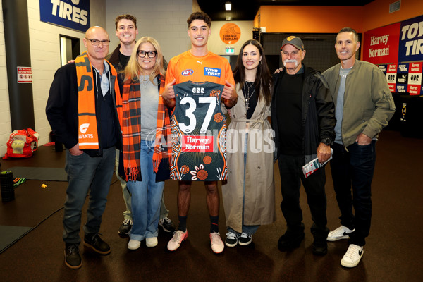 AFL 2024 Round 17 - GWS v Carlton - A-51645145