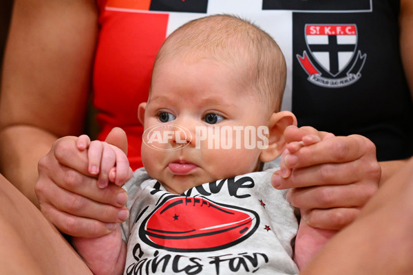 AFLW 2024 Media - St Kilda Team Photo Day - A-51669359