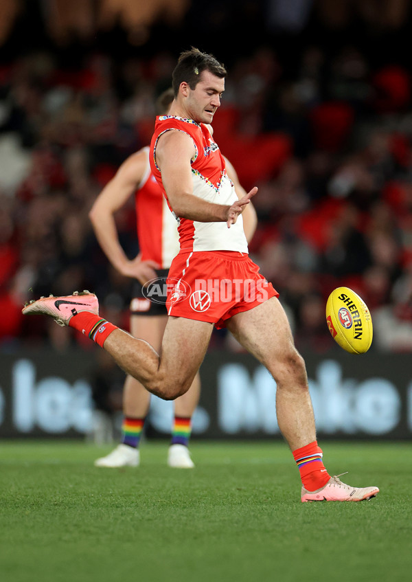 AFL 2024 Round 17 - St Kilda v Sydney - A-51680871