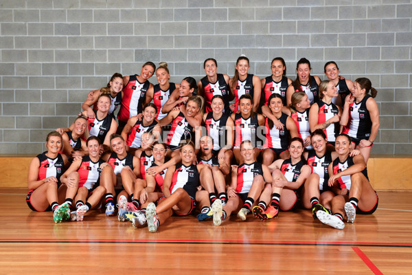 AFLW 2024 Media - St Kilda Team Photo Day - A-51699297