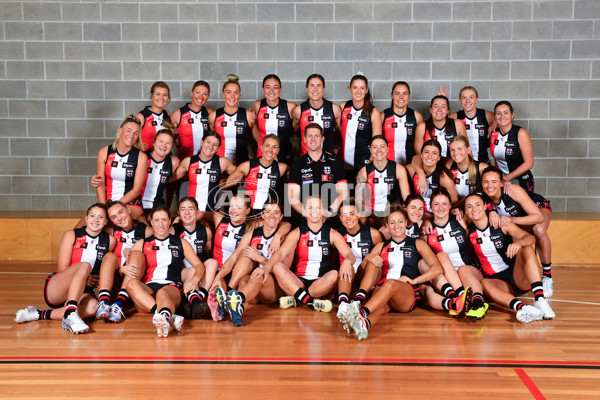 AFLW 2024 Media - St Kilda Team Photo Day - A-51699300