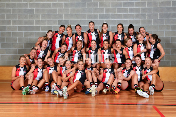 AFLW 2024 Media - St Kilda Team Photo Day - A-51699301