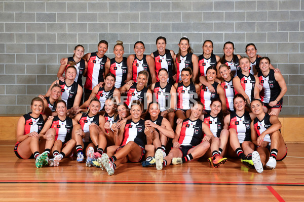 AFLW 2024 Media - St Kilda Team Photo Day - A-51699303