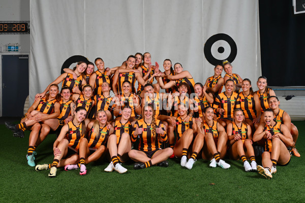 AFLW 2024 Media - Hawthorn Team Photo Day - A-51874739