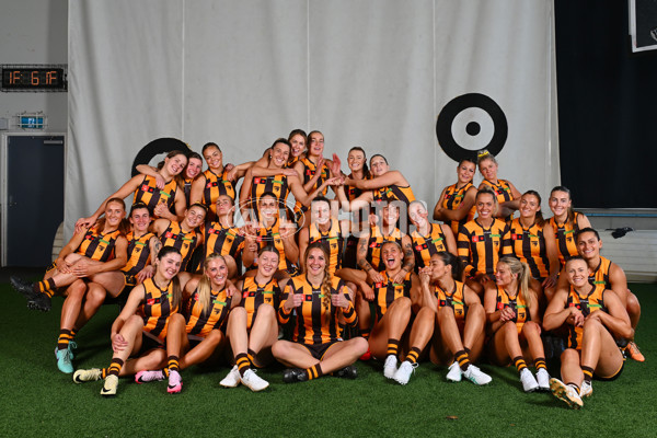 AFLW 2024 Media - Hawthorn Team Photo Day - A-51874748