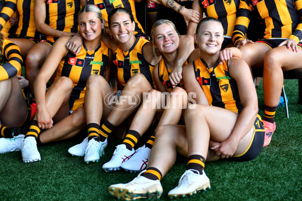 AFLW 2024 Media - Hawthorn Team Photo Day - A-51874791