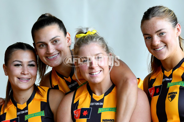 AFLW 2024 Media - Hawthorn Team Photo Day - A-51874795