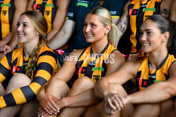 AFLW 2024 Media - Hawthorn Team Photo Day - A-51874803