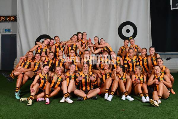 AFLW 2024 Media - Hawthorn Team Photo Day - A-51875525