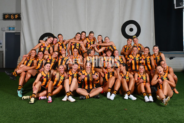 AFLW 2024 Media - Hawthorn Team Photo Day - A-51875533