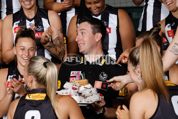 AFLW 2024 Media - Collingwood Team Photo Day - A-51889850