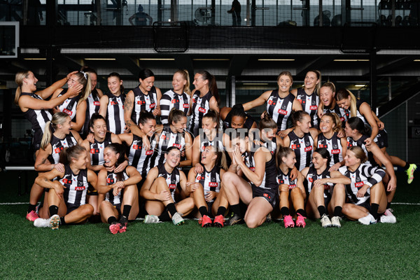 AFLW 2024 Media - Collingwood Team Photo Day - A-51895371