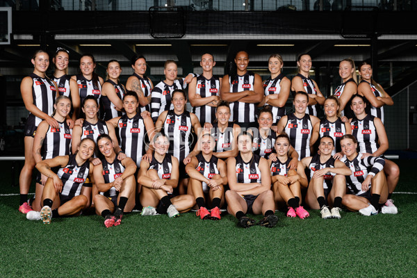AFLW 2024 Media - Collingwood Team Photo Day - A-51895372