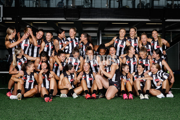 AFLW 2024 Media - Collingwood Team Photo Day - A-51895375