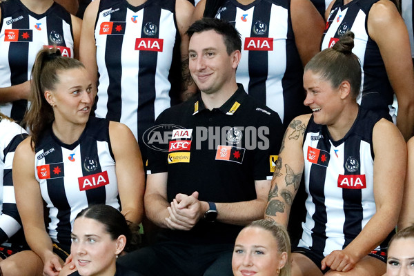 AFLW 2024 Media - Collingwood Team Photo Day - A-51895381