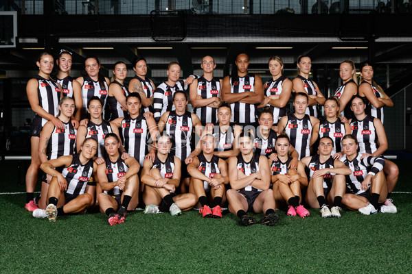 AFLW 2024 Media - Collingwood Team Photo Day - A-51895391