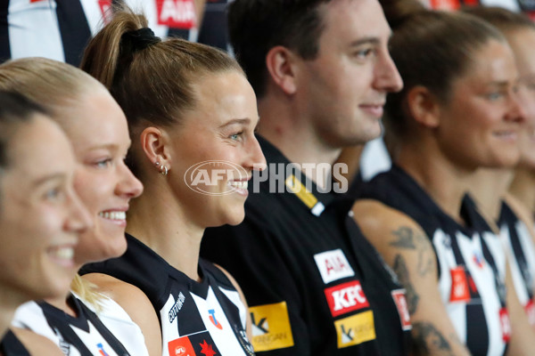 AFLW 2024 Media - Collingwood Team Photo Day - A-51895397