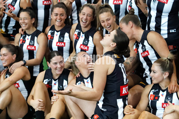 AFLW 2024 Media - Collingwood Team Photo Day - A-51895404