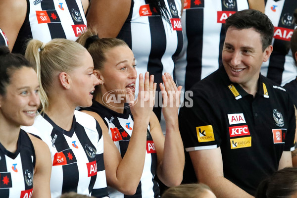 AFLW 2024 Media - Collingwood Team Photo Day - A-51922701