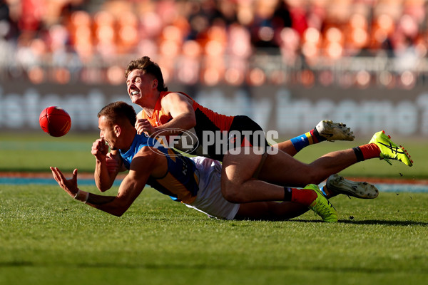 AFL 2024 Round 19 - GWS v Gold Coast - A-51978549