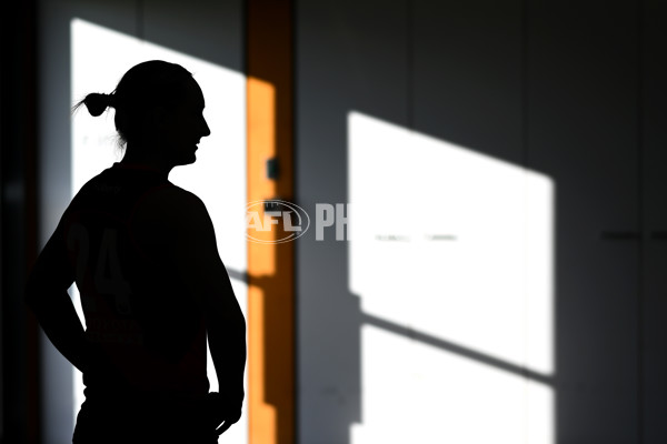 AFLW 2024 Media - Essendon Team Photo Day - A-52081167