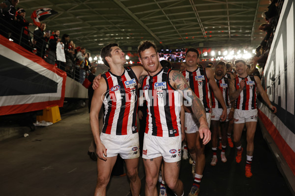 AFL 2024 Round 20 - St Kilda v Essendon - A-52192617