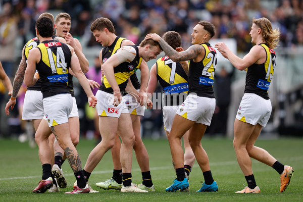 AFL 2024 Round 20 - Collingwood v Richmond - A-52226231