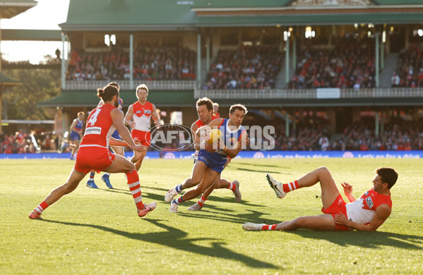 AFL 2024 Round 20 - Sydney v Western Bulldogs - A-52233505