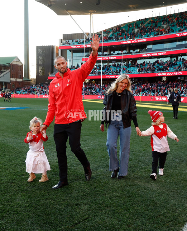 AFL 2024 Round 20 - Sydney v Western Bulldogs - A-52236157