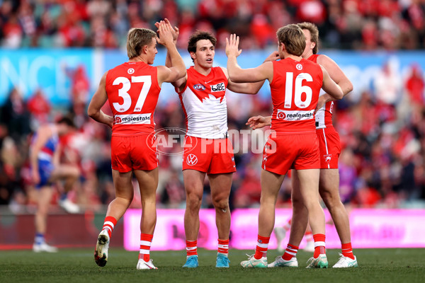 AFL 2024 Round 20 - Sydney v Western Bulldogs - A-52238457
