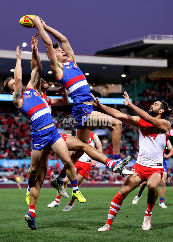 AFL 2024 Round 20 - Sydney v Western Bulldogs - A-52240768