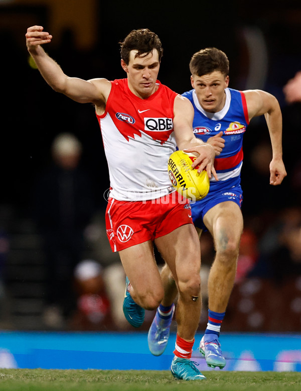 AFL 2024 Round 20 - Sydney v Western Bulldogs - A-52246366