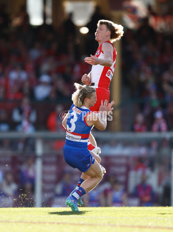 AFL 2024 Round 20 - Sydney v Western Bulldogs - A-52249189