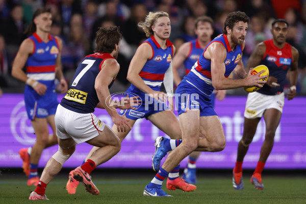 AFL 2024 Round 21 - Footscray v Melbourne - A-52447789
