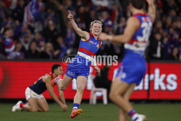 AFL 2024 Round 21 - Footscray v Melbourne - A-52451752