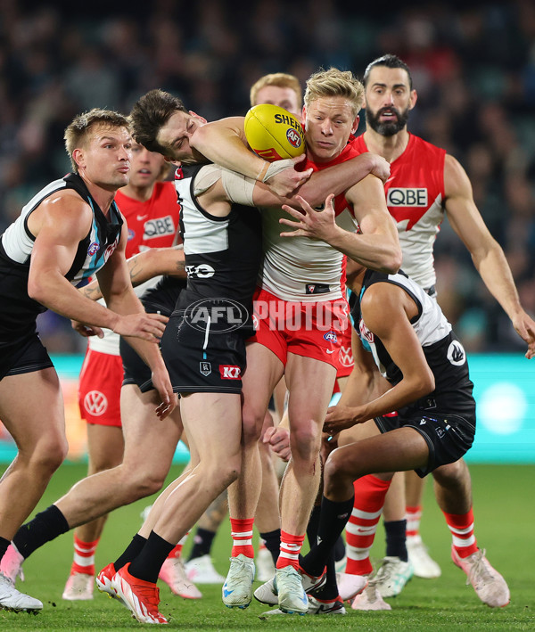 AFL 2024 Round 21 - Port Adelaide v Sydney - A-52493638