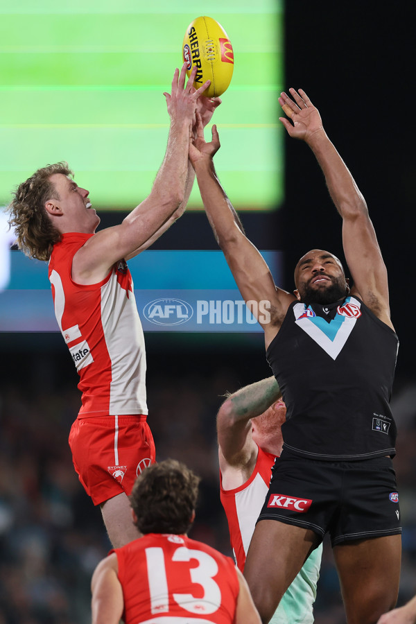 AFL 2024 Round 21 - Port Adelaide v Sydney - A-52498259