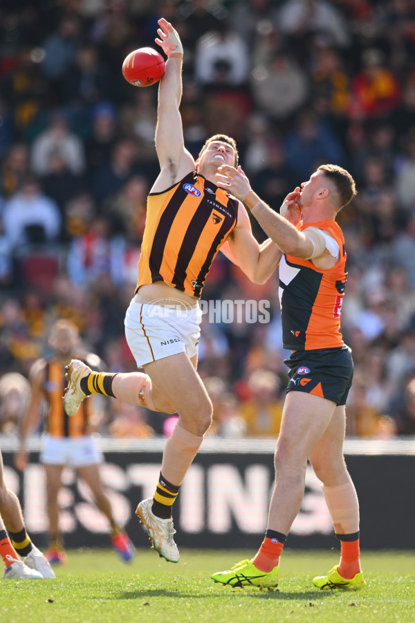 AFL 2024 Round 21 - GWS v Hawthorn - A-52517744
