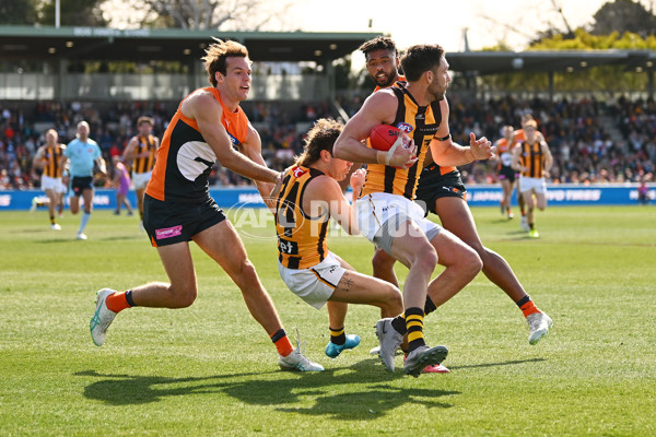 AFL 2024 Round 21 - GWS v Hawthorn - A-52517765
