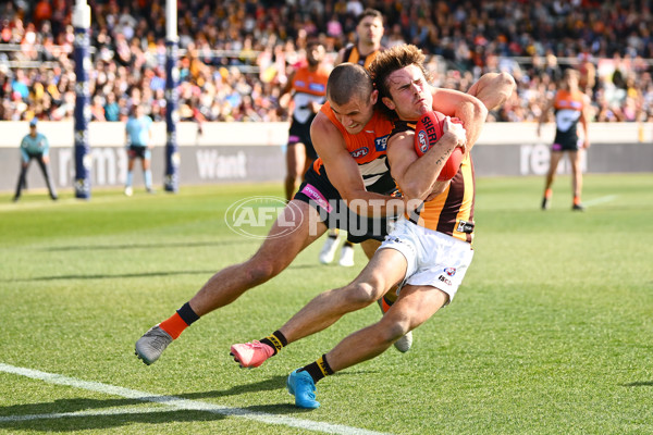 AFL 2024 Round 21 - GWS v Hawthorn - A-52517773