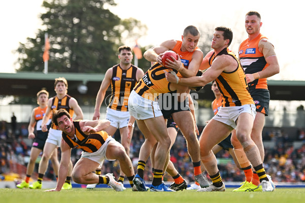AFL 2024 Round 21 - GWS v Hawthorn - A-52520424