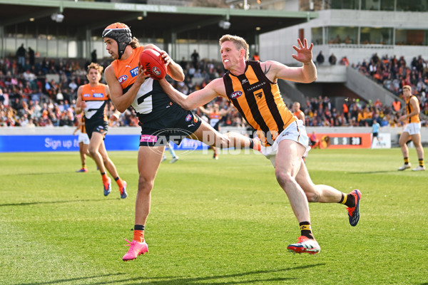 AFL 2024 Round 21 - GWS v Hawthorn - A-52520456