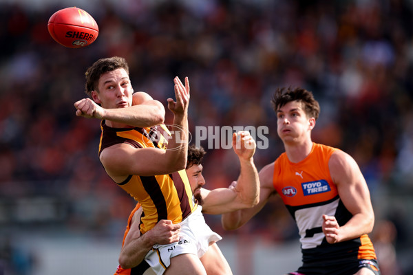 AFL 2024 Round 21 - GWS v Hawthorn - A-52520486