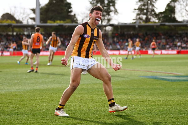 AFL 2024 Round 21 - GWS v Hawthorn - A-52522658