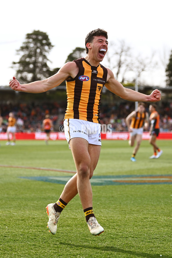 AFL 2024 Round 21 - GWS v Hawthorn - A-52522659