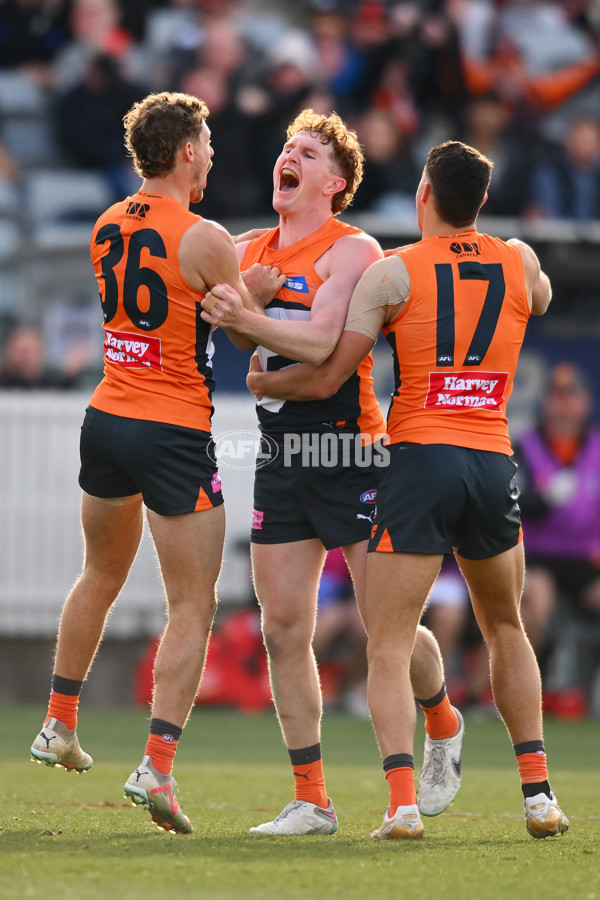 AFL 2024 Round 21 - GWS v Hawthorn - A-52528587